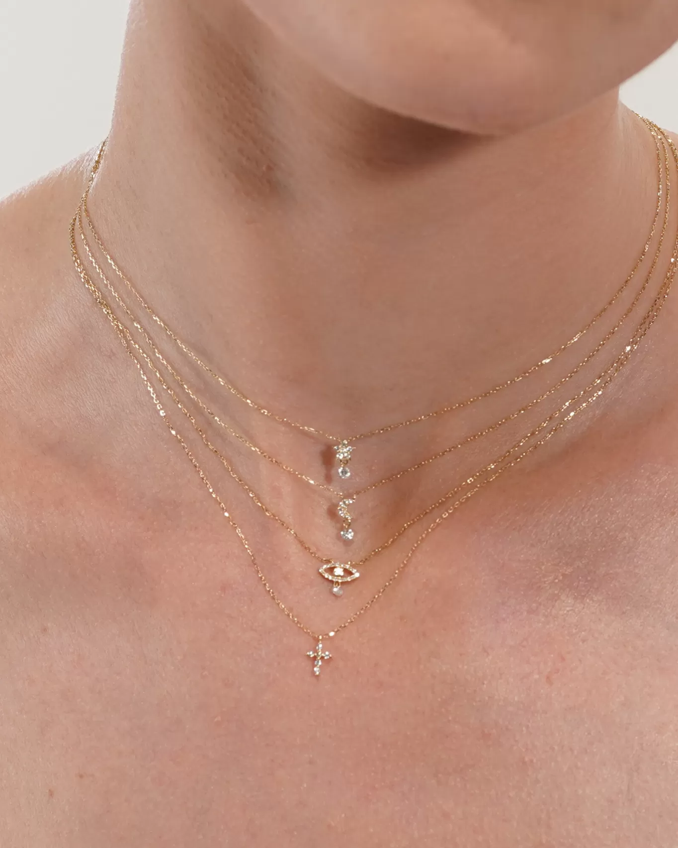 Hot Persée Paris Collier Symboles œil pavé